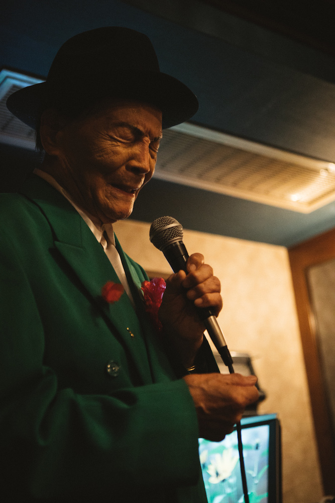 世界最高齢のラッパー・坂上弘が、＜もーじき96歳記念ライブ＞で熱唱