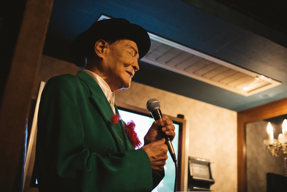世界最高齢のラッパー・坂上弘が、＜もーじき96歳記念ライブ＞で熱唱
