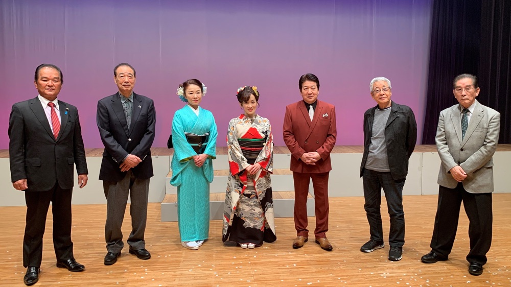 永井裕子がふるさと佐賀で20周年凱旋コンサート、先輩歌手の西方裕之と岩本公水がゲスト出演