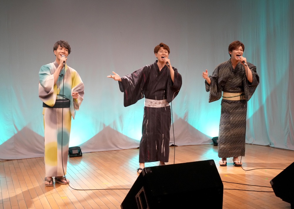 中澤卓也、新浜レオン、パク・ジュニョンが「USEN 唄小屋」第4弾生配信コンサートで共演