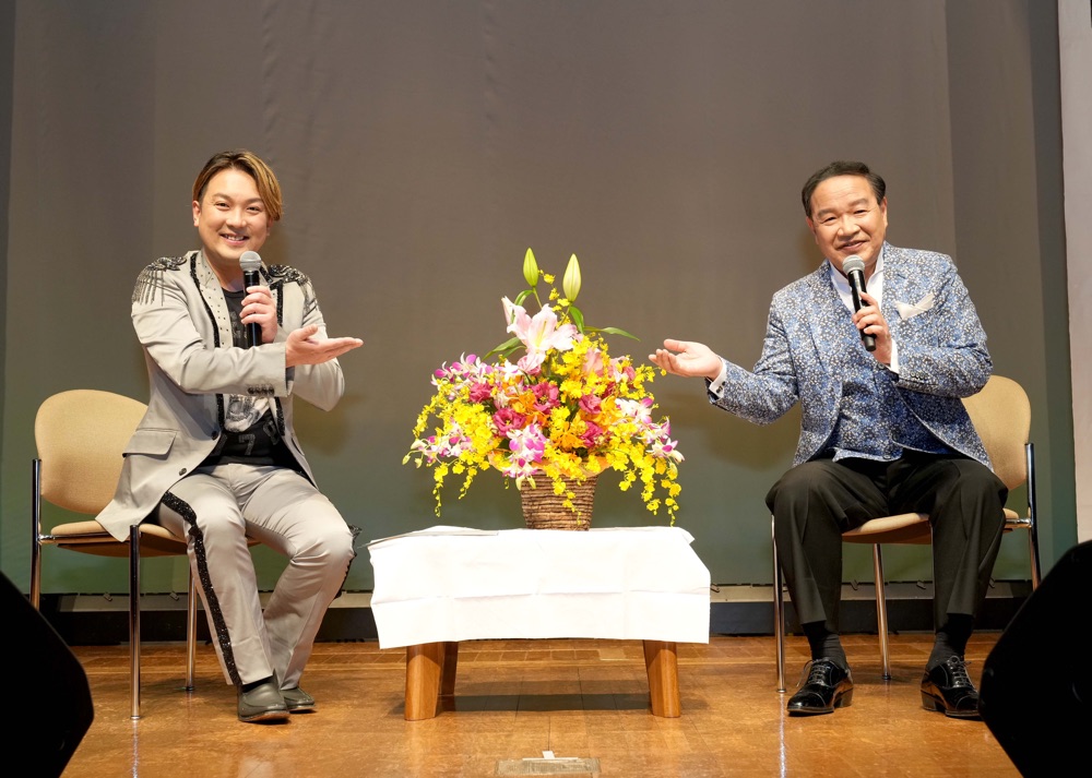 藤正樹と竜小太郎が＜二人のビックショー＞開催、往年のビッグ歌手＆俳優の共演にファンは熱狂