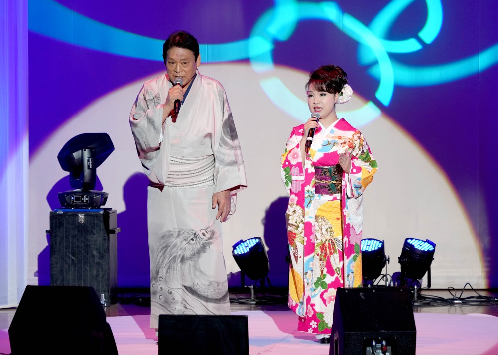 増位山太志郎・桜ちかこらが岩槻でジョイントコンサート、浅草三社祭の神輿で大フィーバー