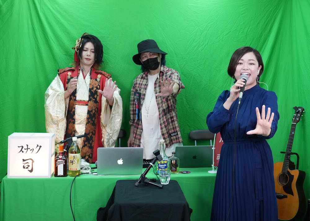 最上川司と葉月みなみが配信ライブで初共演、デュエット曲も披露