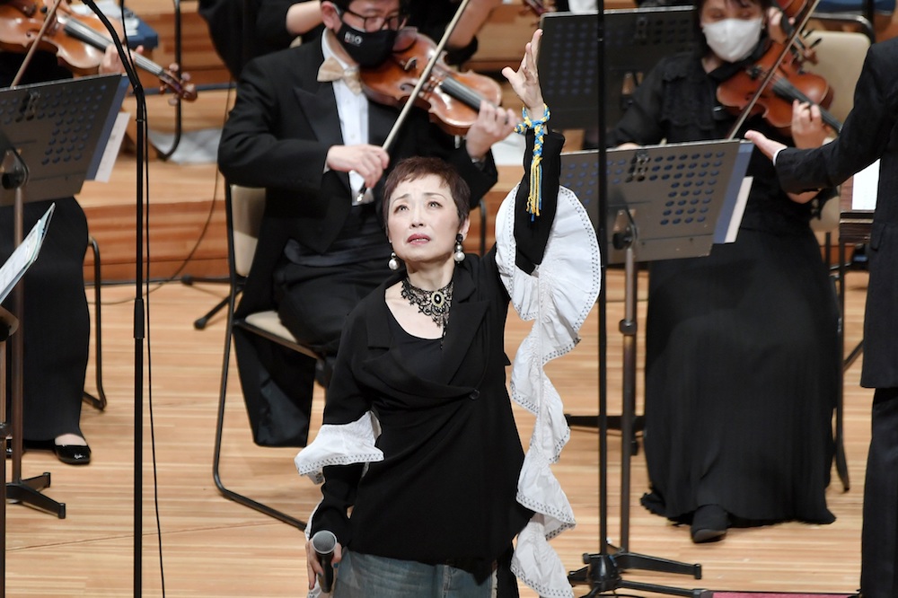 クミコ、40周年記念シングル「愛しかない時」で敬愛する菅原洋一の代表曲をデュエット